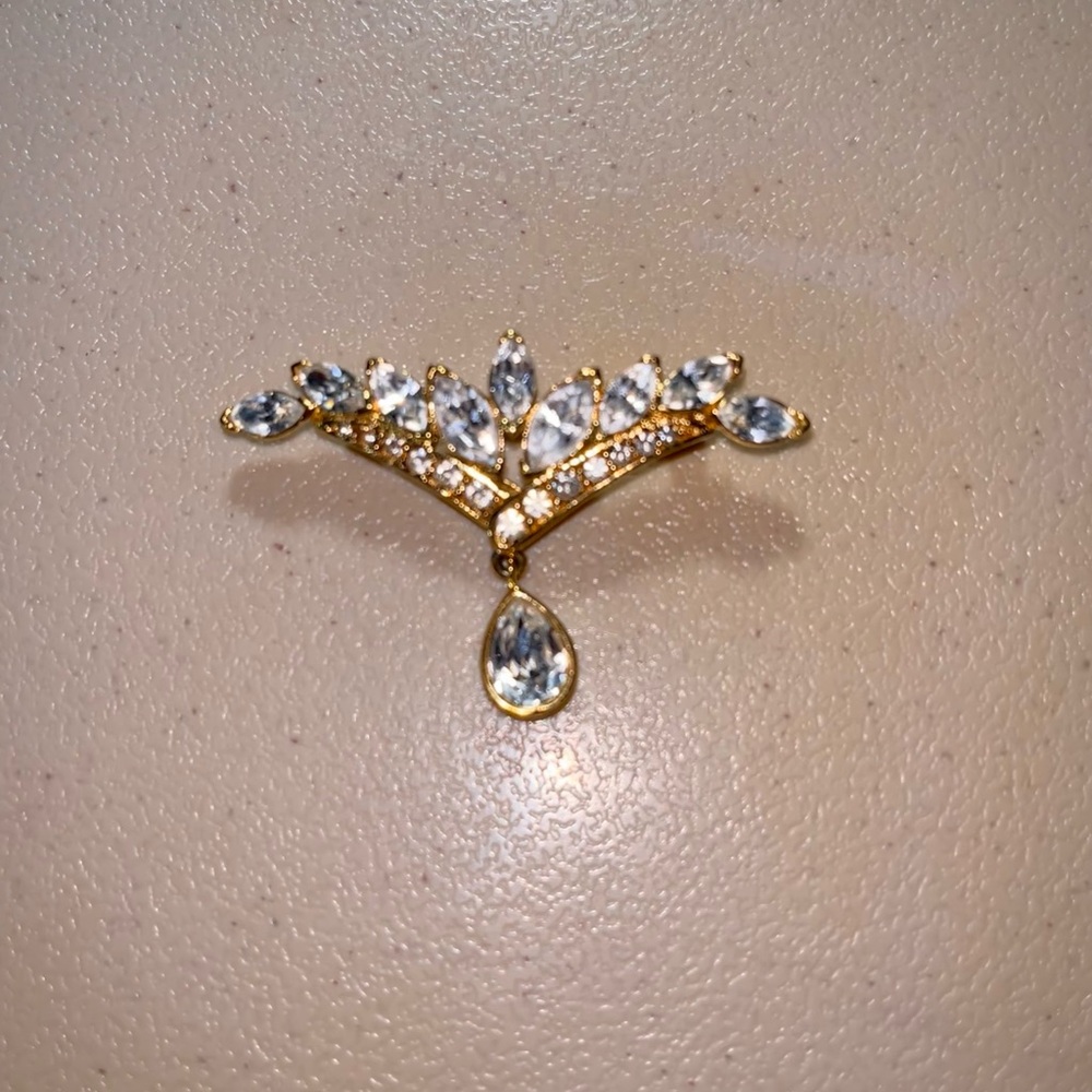 Vintage Signed Trifari Brooch